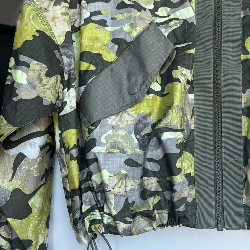 Nike Jacket - Picture 3 of 6